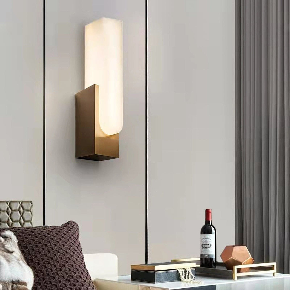 Kazamu Slim Vertical Wall Light with Warm Integrated LED – photo 4